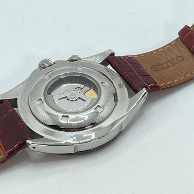 LOT 66: Seiko Kinetic 100M Calendar Watch with Leather Band and Box