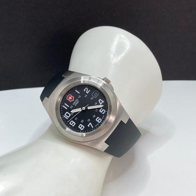 LOT 68: Swiss Army Victorinox Calendar Watch