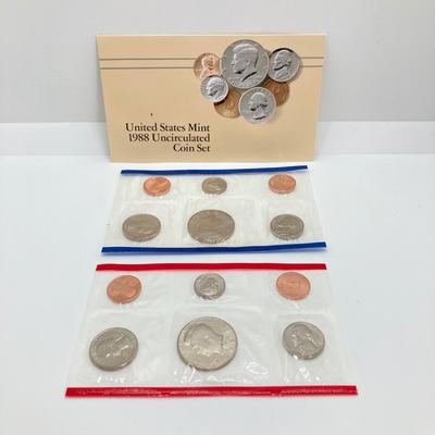 LOT 72: Four US Mint Uncirculated Coin Sets in Original Envelopes - 1987, 1988, 1989 and 1990