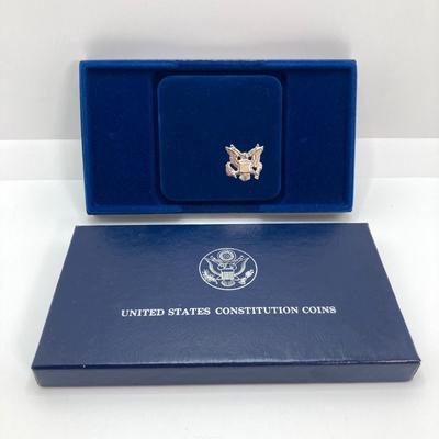 LOT 76: United States Mint - US Constitution Coin 1987 200th Anniversary - Silver Dollar / $1 Dollar Coin with Certificate of...