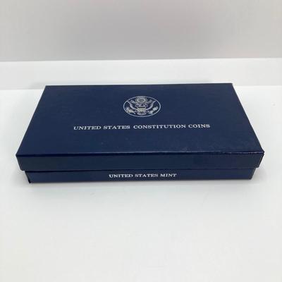 LOT 76: United States Mint - US Constitution Coin 1987 200th Anniversary - Silver Dollar / $1 Dollar Coin with Certificate of...