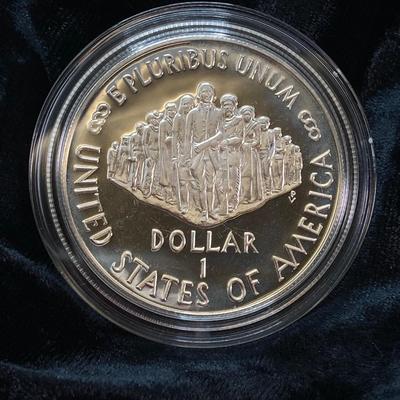 LOT 78: United States Mint - US Constitution Coin 1987 200th Anniversary - Silver Dollar / $1 Dollar Coin with Certificate of...