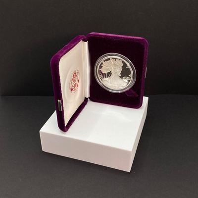 LOT 79: 1988 Walking Liberty American Eagle One Ounce Proof Silver Bullion Dollar $1 Coin in Presentation Box - 1 Oz Fine Silver