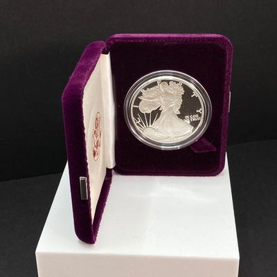 LOT 79: 1988 Walking Liberty American Eagle One Ounce Proof Silver Bullion Dollar $1 Coin in Presentation Box - 1 Oz Fine Silver