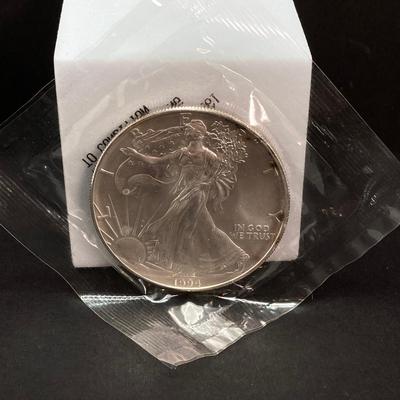 LOT 80: Pair of Walking Liberty American Eagle Silver Dollar $1 US Coins - 1994 and 1998 (Each are One Ounce Fine Silver)