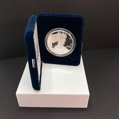 LOT 81: 1996 Walking Liberty Silver American Eagle One Dollar Proof Coin - One Ounce Fine Silver with Presentation Box and Certificate of...