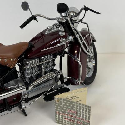 LOT 82: Franklin Mint 1942 Indian Motorcycle Model 442 w/Display Case