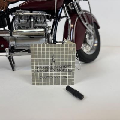 LOT 82: Franklin Mint 1942 Indian Motorcycle Model 442 w/Display Case