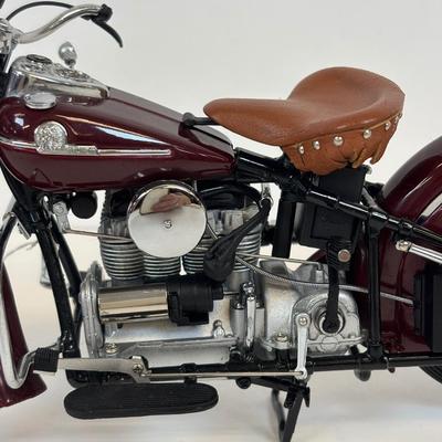 LOT 82: Franklin Mint 1942 Indian Motorcycle Model 442 w/Display Case