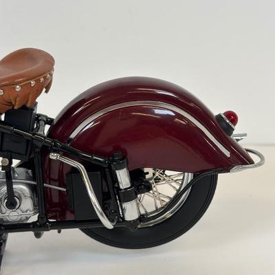 LOT 82: Franklin Mint 1942 Indian Motorcycle Model 442 w/Display Case