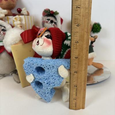 LOT 85: Vintage Annalee Collection: 1992 Country Mouse Cheese Wedge, 1997 Ice Skater, 1997 Popcorn, 2000 Stinky Cheese Mouse, Mouse...