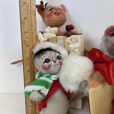 LOT 85: Vintage Annalee Collection: 1992 Country Mouse Cheese Wedge, 1997 Ice Skater, 1997 Popcorn, 2000 Stinky Cheese Mouse, Mouse...