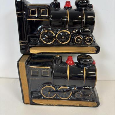 LOT 87: All Aboard! Vintage Hand-Painted Train Locomotive Bookends, Hamilton Collection Numbered Plate & Model Railroaded Magazines