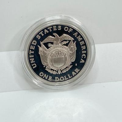 LOT 102: 1994 Bicentennial of the U.S. Capitol Commemorative Silver Dollar Proof Coin in Presentation Box and Certificate of Authenticity