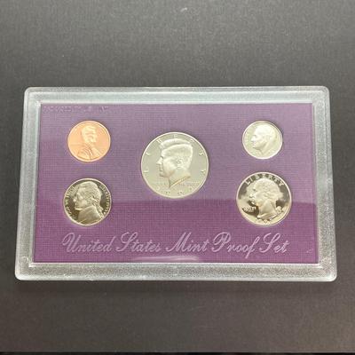 LOT 109: Five United States Mint Coin Proof Sets - (2) 1991, (2) 1992 and (1) 1993
