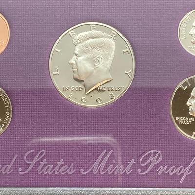 LOT 109: Five United States Mint Coin Proof Sets - (2) 1991, (2) 1992 and (1) 1993