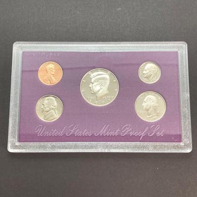 LOT 109: Five United States Mint Coin Proof Sets - (2) 1991, (2) 1992 and (1) 1993