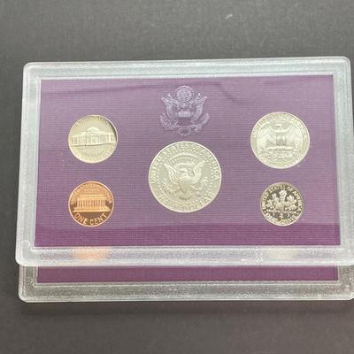 LOT 109: Five United States Mint Coin Proof Sets - (2) 1991, (2) 1992 and (1) 1993