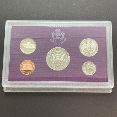 LOT 109: Five United States Mint Coin Proof Sets - (2) 1991, (2) 1992 and (1) 1993