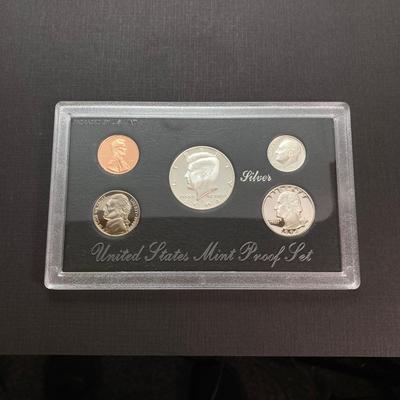 LOT 112: Two United States Mint Silver Proof Coin Sets - 1993 and 1994