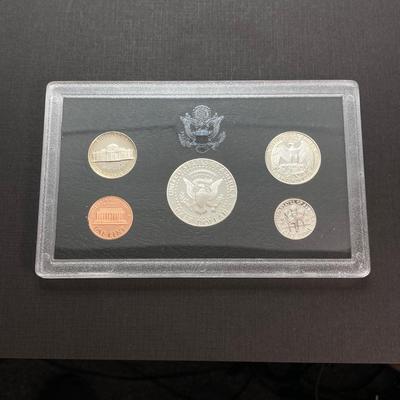 LOT 112: Two United States Mint Silver Proof Coin Sets - 1993 and 1994