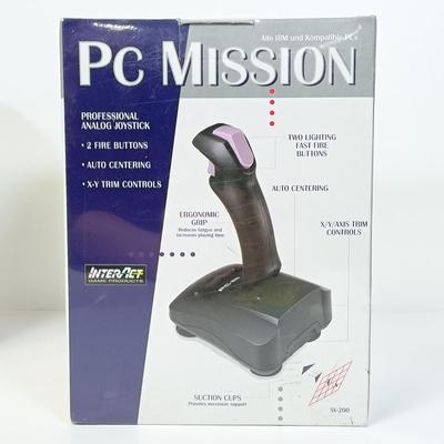 LOT 124: New/Old Stock - Maxtor 200GB Hard Drive, HDTV Hook-Up Kit, PC Analog Joystick & More