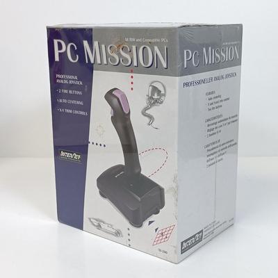 LOT 124: New/Old Stock - Maxtor 200GB Hard Drive, HDTV Hook-Up Kit, PC Analog Joystick & More