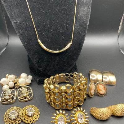 Gold tone jewelry