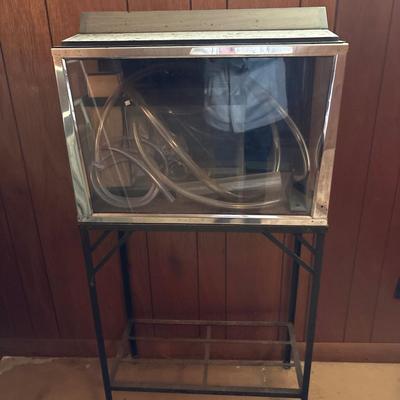 Fish tank on stand & smaller tank