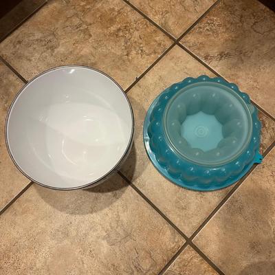 Pyrex, Anchor Hocking, Kobe and More Kitchen Ware (K-BC)