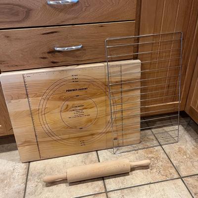 Pyrex, Anchor Hocking, Kobe and More Kitchen Ware (K-BC)