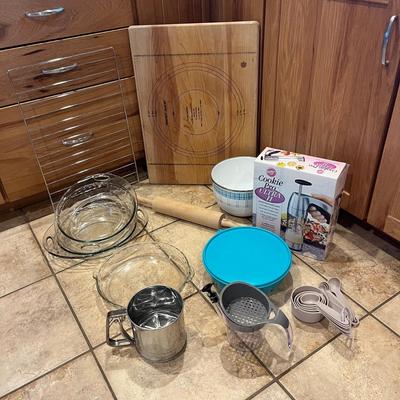 Pyrex, Anchor Hocking, Kobe and More Kitchen Ware (K-BC)