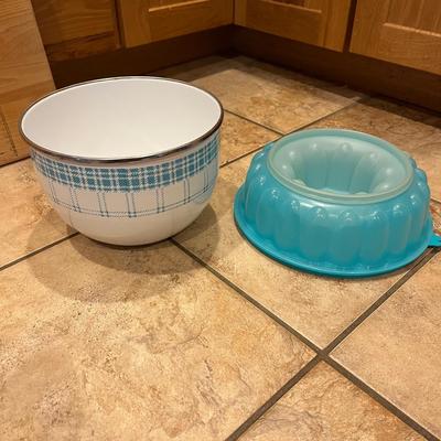 Pyrex, Anchor Hocking, Kobe and More Kitchen Ware (K-BC)