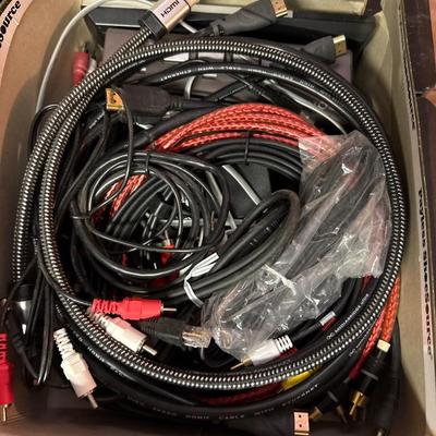 Yamaha natural sound DVD player DVD-S2300 & cords