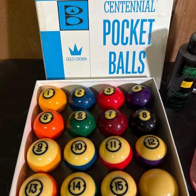 Pool balls & accessories