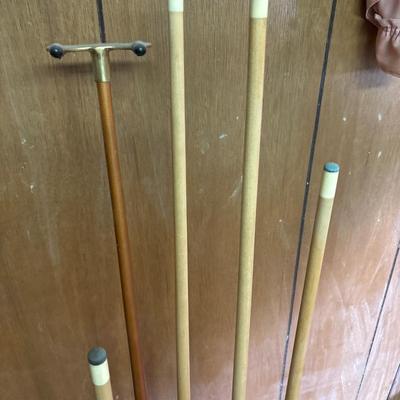 Billiards rack & cues