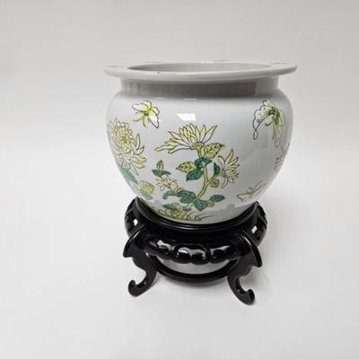 CKEG23. Vintage Chinese Ceramic Cache Pot