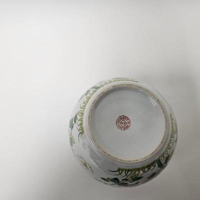CKEG23. Vintage Chinese Ceramic Cache Pot