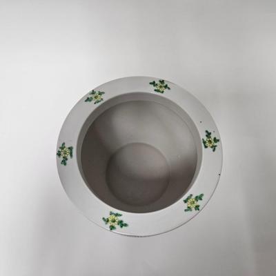 CKEG23. Vintage Chinese Ceramic Cache Pot