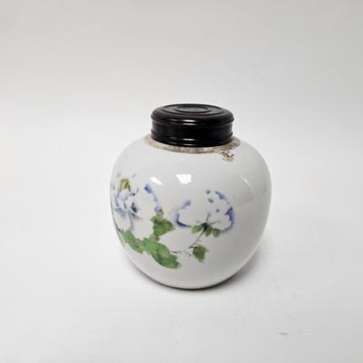 CKEG31. Chinese Ceramic Ginger Jar