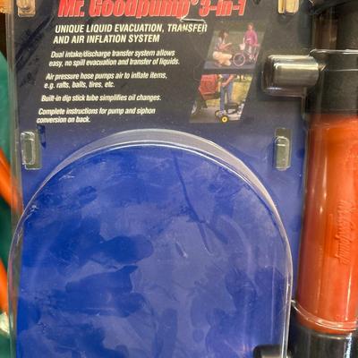 Bar and chain oil and liquid transfer pump