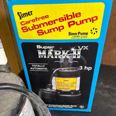 Submersible sump pump