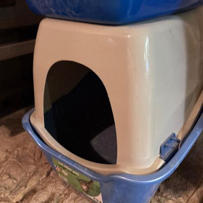 NIB cat scratcher, litter boxes/access