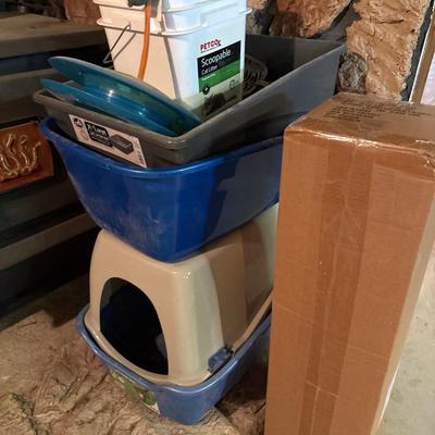 NIB cat scratcher, litter boxes/access