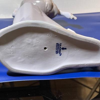 Vintage Lladro #4866 Porcelain Figurine 1977-84 Retired in Excellent Condition.