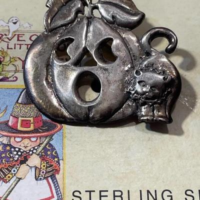 Vintage Scarce MARY ENGELBREIT Designer Sterling Silver Halloween Pumpkin Pin in VG Never Used Condition.