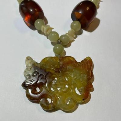 Vintage Asian 18" Beaded Necklace w/Jade/Jadeite Pendant in Good Preowned Condition.