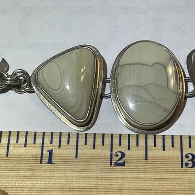 Vintage Sterling Silver Heavy Encased Agate/Stones 7-8.5" Adjustable Bracelet 77.6 Grams TW in Good Preowned Condition.