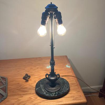 Vintage Slag Glass Table Lamp (O-BC)