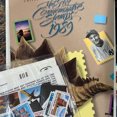 1988-89 Commemorative stamp, mint set & Bicentennial stamps